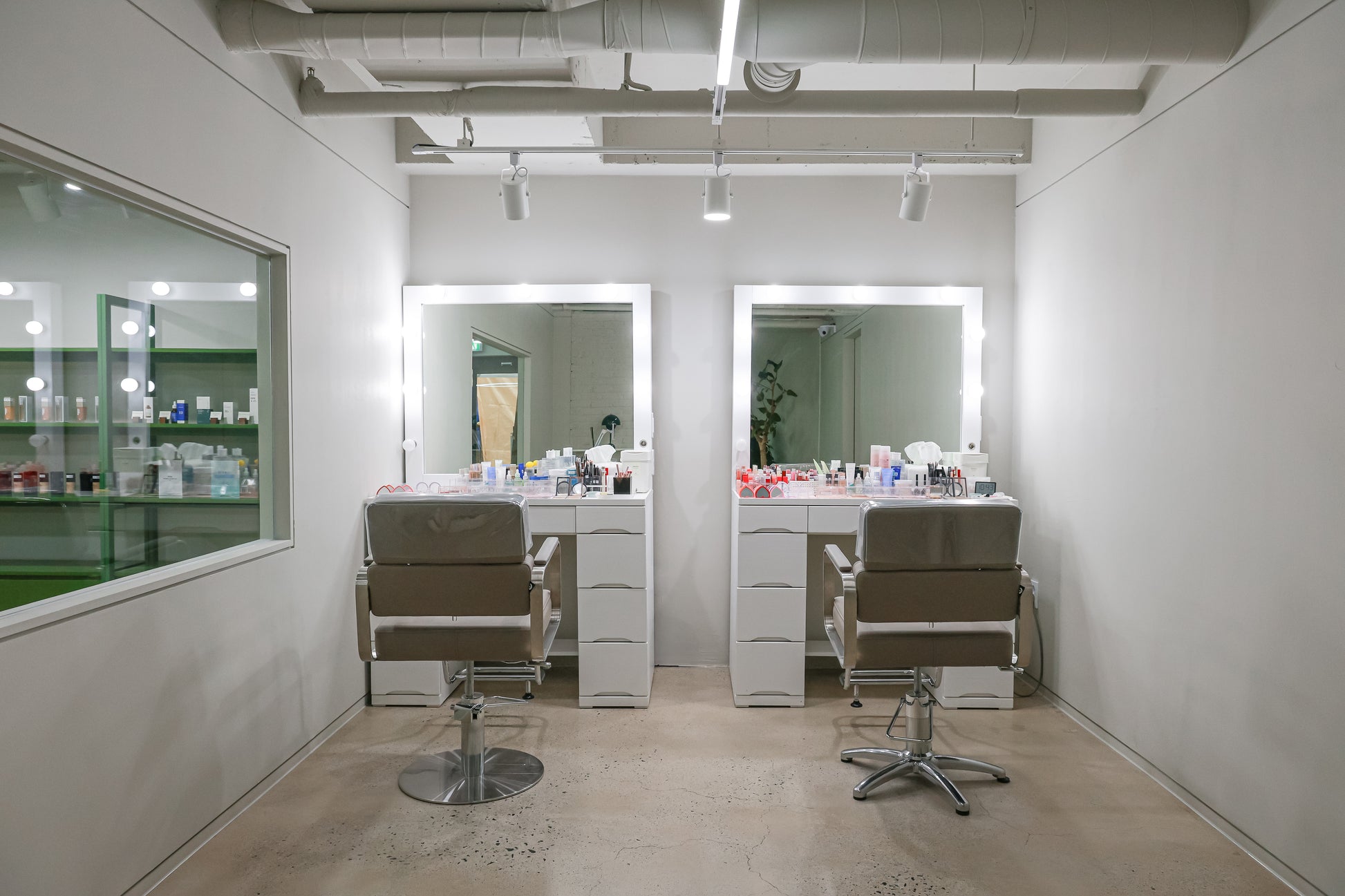 [The Bom - Studio Bomnal] Make Up & Skin Analysis in Seoul | Myeongdong Station Branch Seoul (Copy) Bomnal